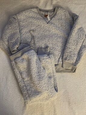 PINK Victoria’s Secret Sherpa Sweatshirt XL & Jogger LARGE Set Gray